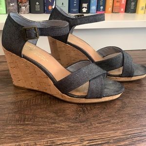 TOMS Wedges - size 7.5